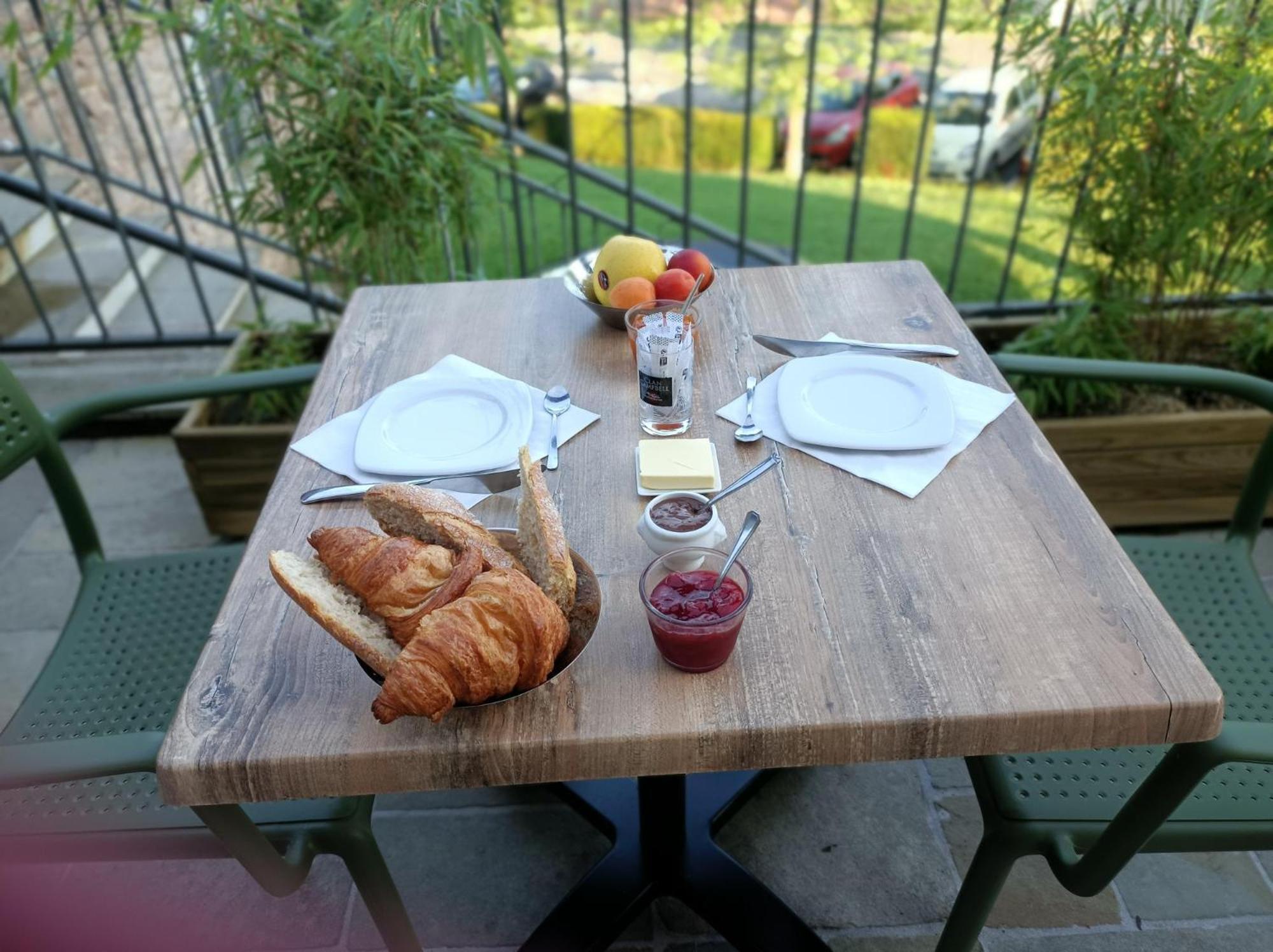 Alojamento de Acomodação e Pequeno-almoço Les Pierres Folles